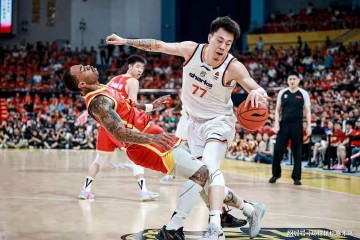 B体育官网-胡金秋30分 浙江广厦主场101比93击败上海久事 古德温28分